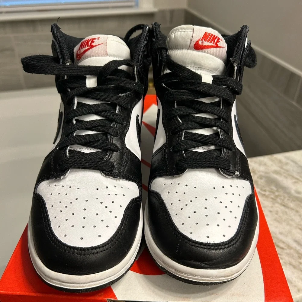Nike Women’s Dunk High Black and White - Picture 5 of 7